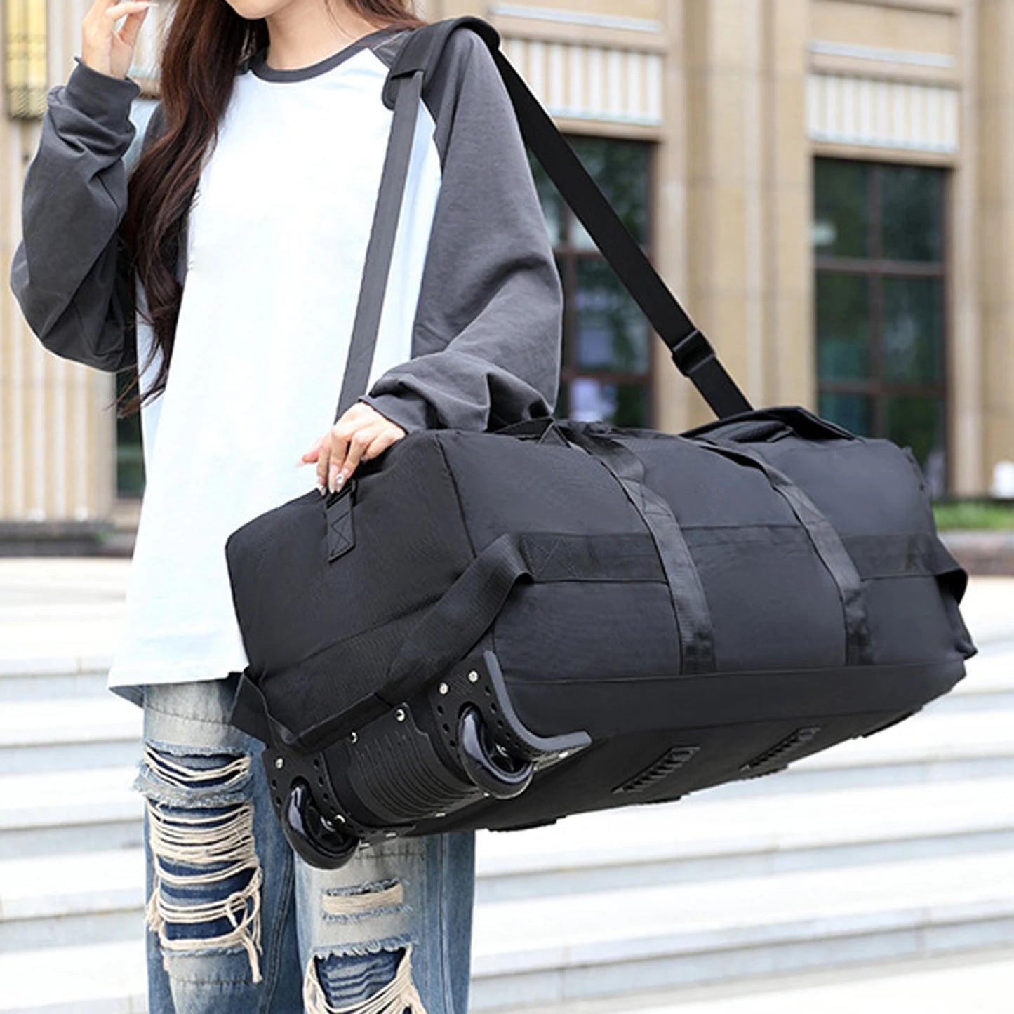 Bussiness To Beach: Sleek Wheeled Duffel Bag For Work And Play