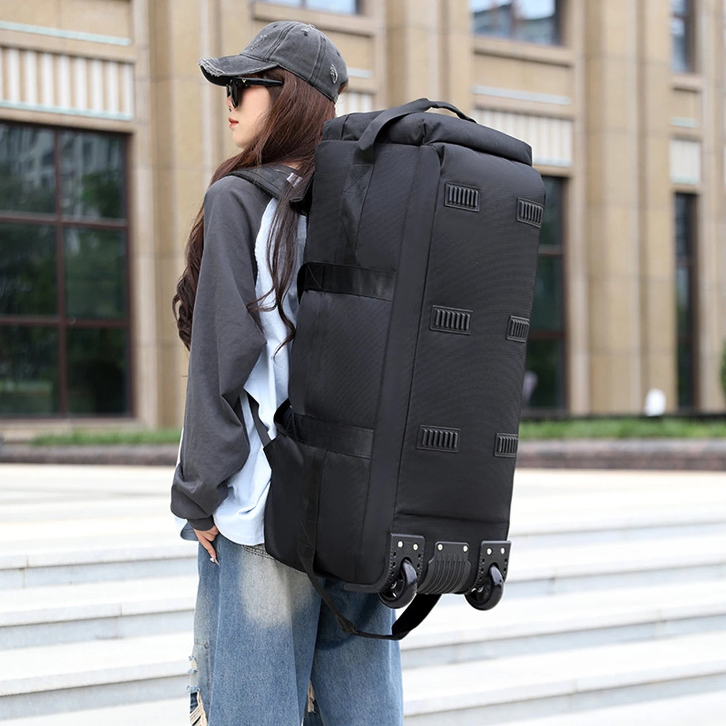 Bussiness To Beach: Sleek Wheeled Duffel Bag For Work And Play